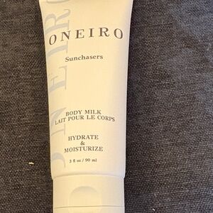 Oneiro Sunchasers Body Milk Hydrate & Moisturize — White